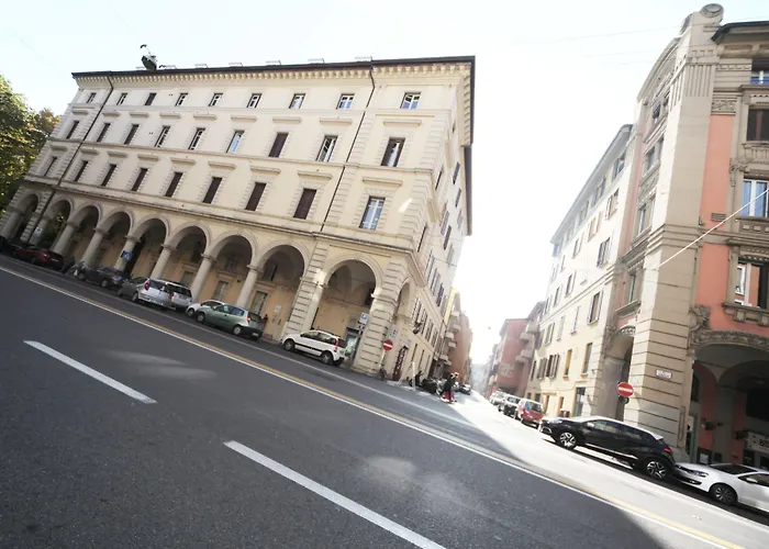 Hotel cerca del colegio: Dopa Hostel