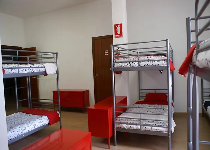 Hotel cerca del colegio: Grelo Hostel
