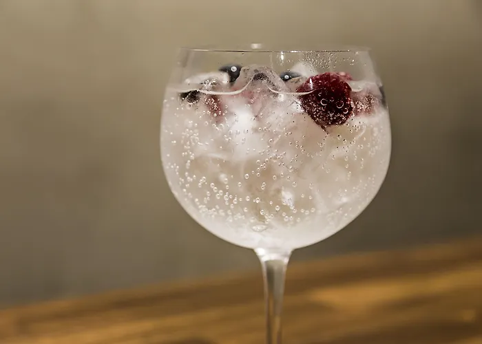 Santa Bica Eat Drink & Sleep