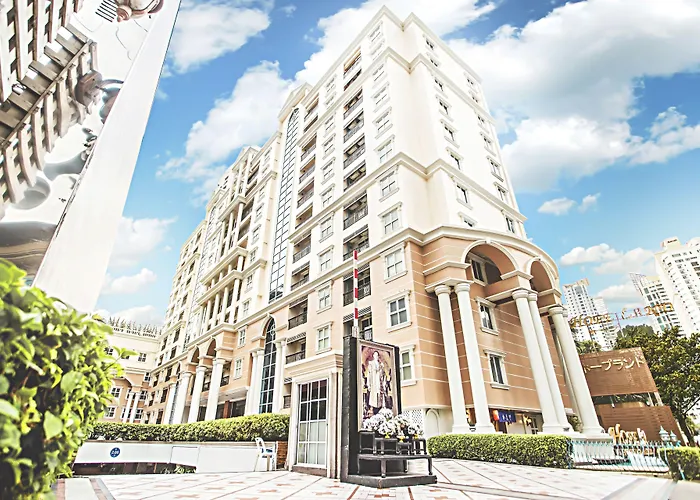 Hotel with pool: Hope Land Hotel Sukhumvit 24