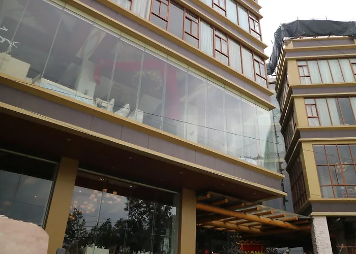 Hotel suites Paragon And Suites