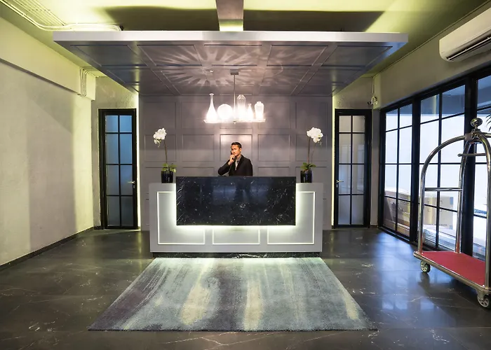Maple Hotel Grogol