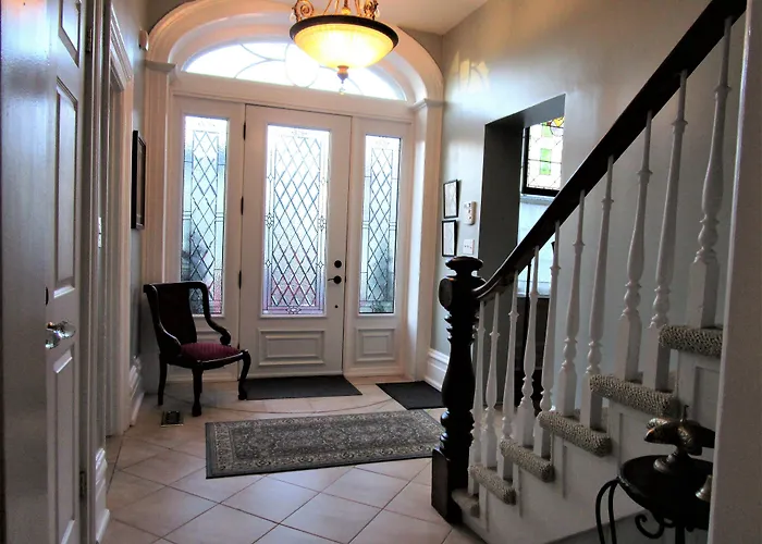 Sir Isaac Brock B&B Luxury Suites