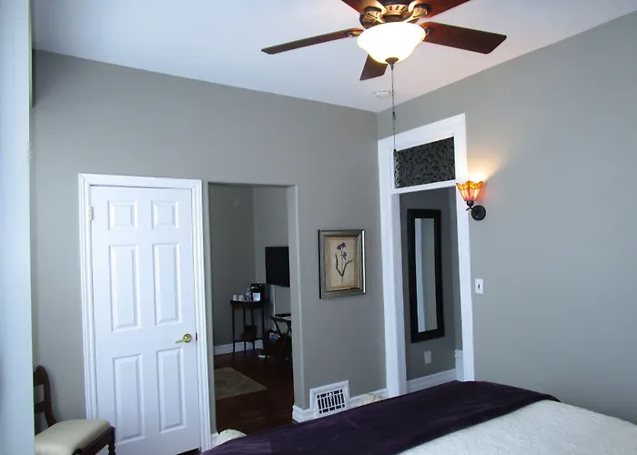 Sir Isaac Brock B&B Luxury Suites