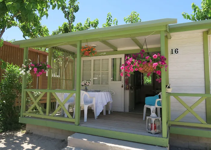 Hotel cerca del colegio: Camping Azul