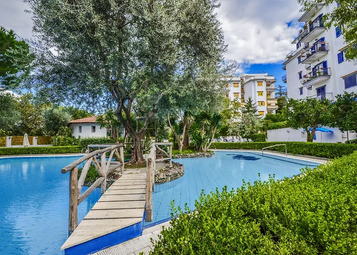 Pool&Suites