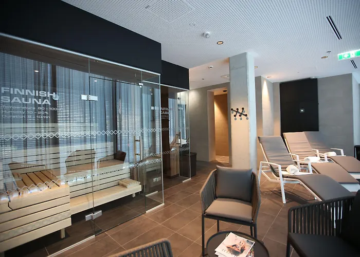 Luxury hotel only: Arte Hotel Salzburg