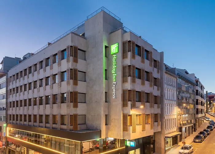 Resort: Holiday Inn Express Porto City Centre By Ihg