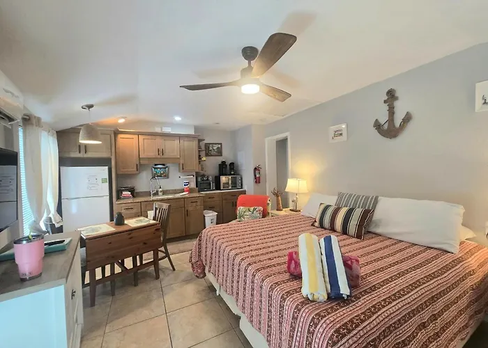 An Island Getaway At Palm Tree Villas