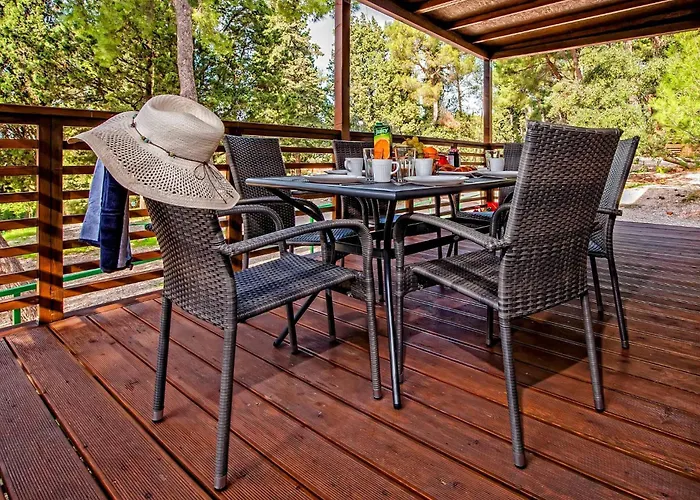 Albergo economico: Eurocamp Mobile Homes At Campsite Porton Biondi