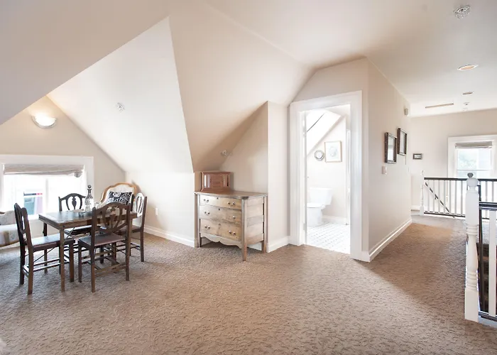 Family Hotel: O Canada House Bed & Breakfast