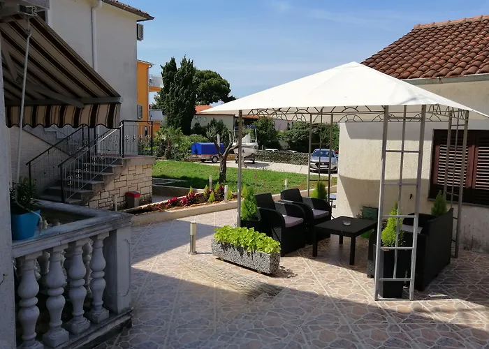 Hotel 3 stelle: Viktor Rooms And Apartments