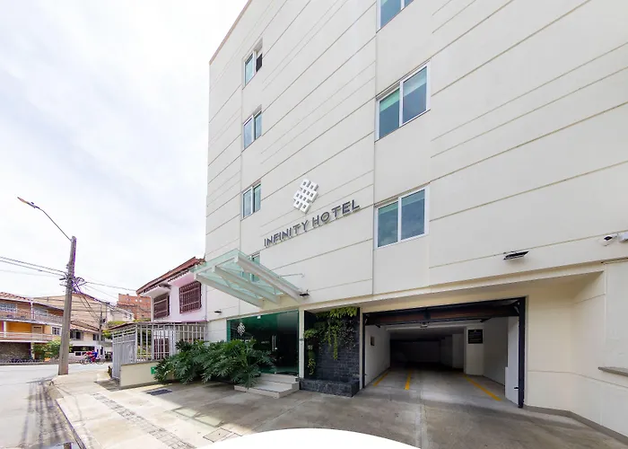 Hotel: Infinity Hotel