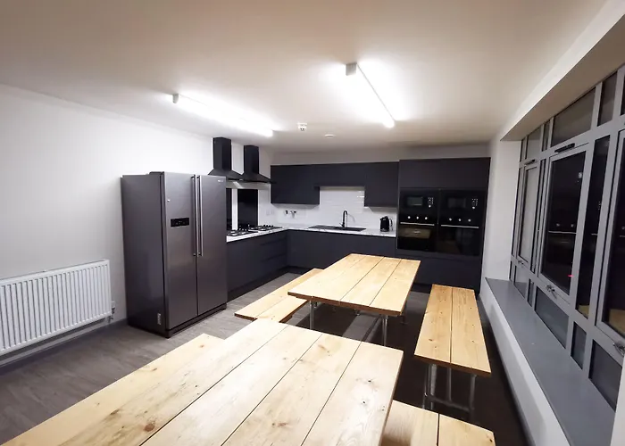 Pets Allowed Hotel Cwtsh Central Swansea, Social & Modern, Near Train Station
