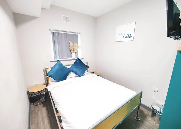 Pets Allowed Hotel Cwtsh Central Swansea, Social & Modern, Near Train Station