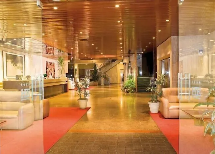 Hotel com jacuzzi: Hotel Embajador