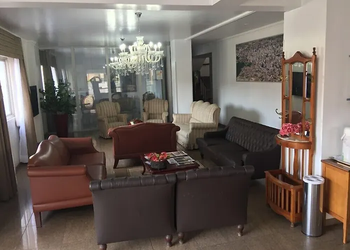 Colle Tourist Hotel Luxo