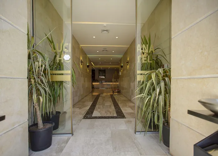 Luciana Hotel By Fhm