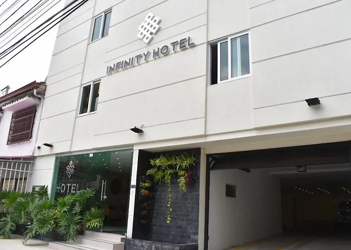Hotel: Infinity Hotel