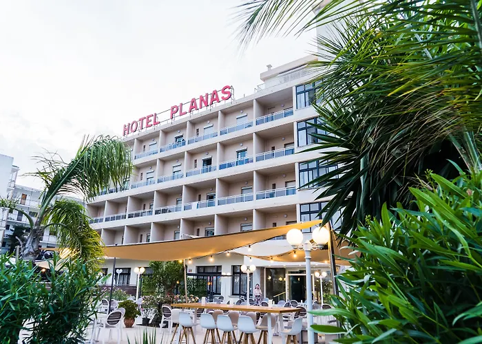 Hotel con vistas: Hotel Planas