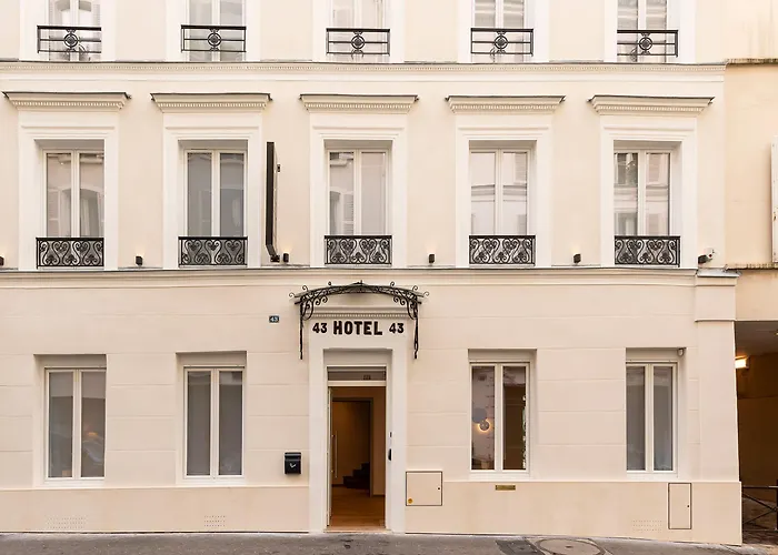 Family Hotel: Hotel Au Coeur De Republique
