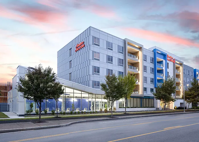 Hampton Inn & Suites Downtown