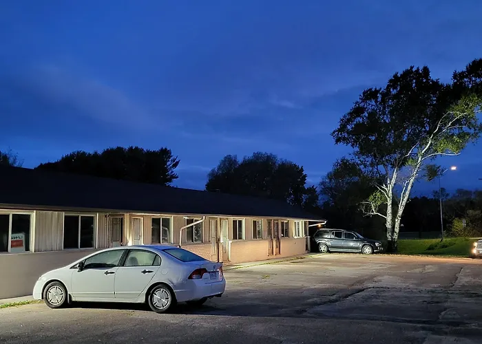 Cheap hotel: Happyland Inn