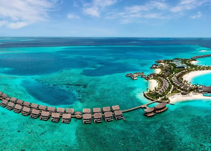 Hotel with Tennis: Hilton Maldives Amingiri Resort & Spa