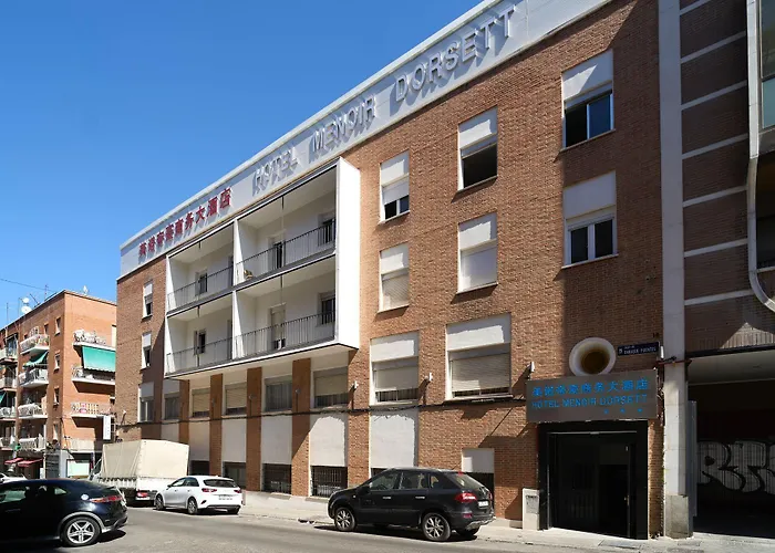 Menoir Dorsett Usera