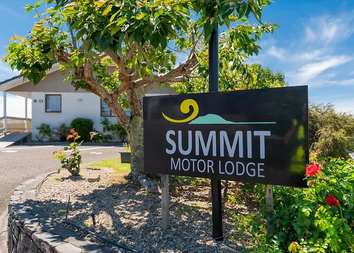Summit Motor Lodge