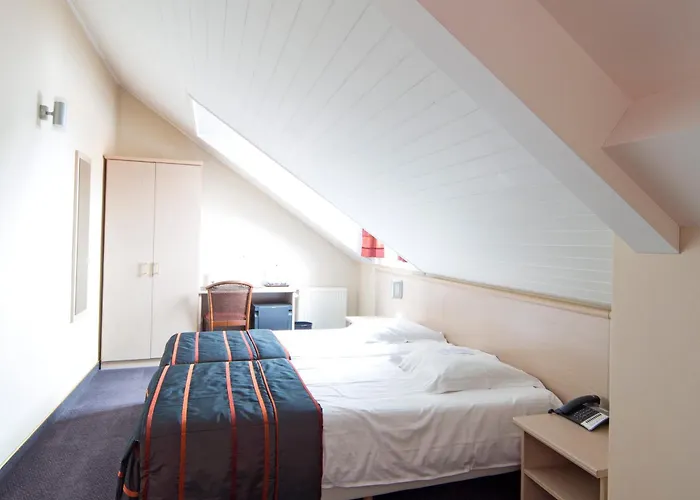 Hotel Leo Station Et Annexes