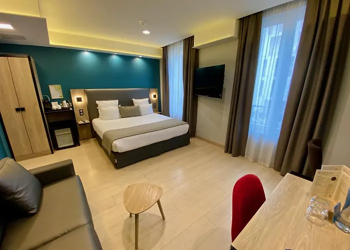 Grand Clichy Paris