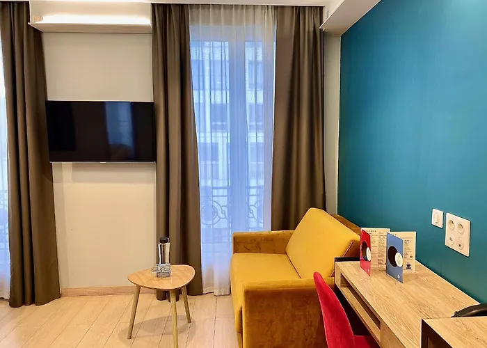 Grand Clichy Paris