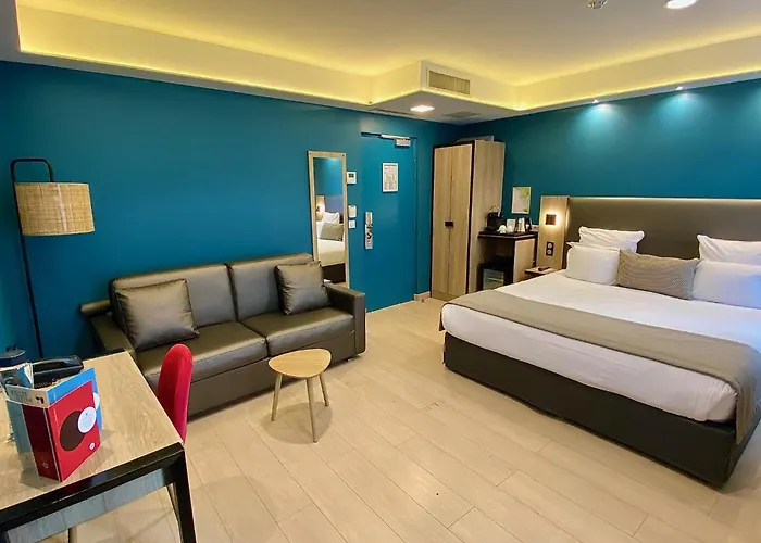 Grand Clichy Paris