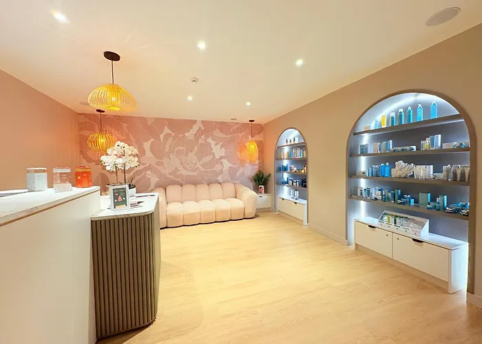 Brit Hotel Piscine & Spa - Fougeres