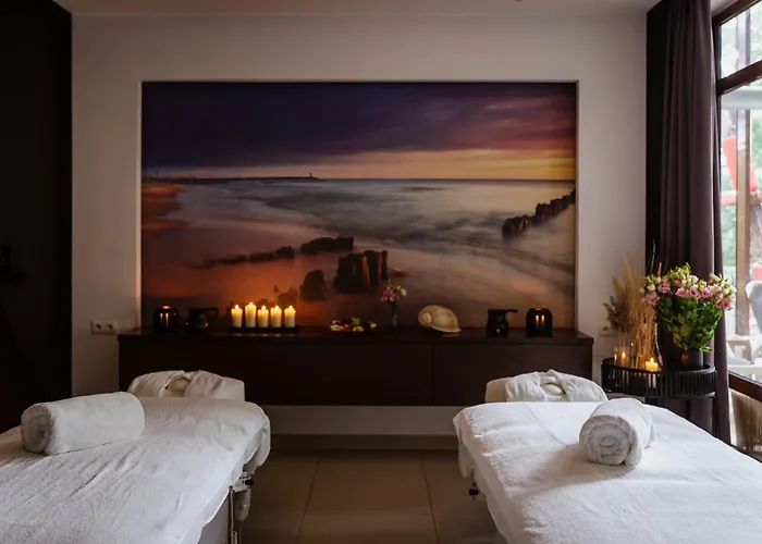 Hotels with pool Dom Zdrojowy Resort & Spa - Destigo s
