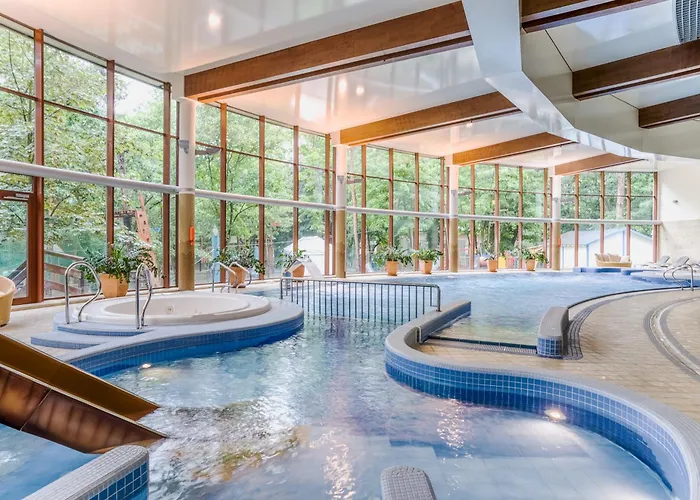 Hotels with pool Dom Zdrojowy Resort & Spa - Destigo s