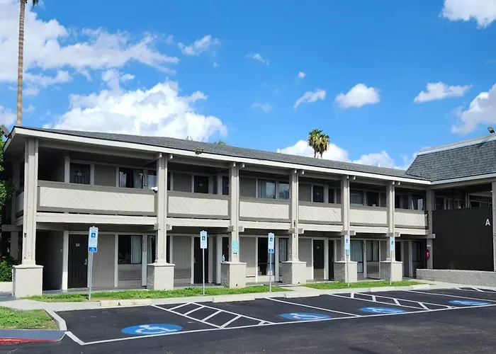 Pets Allowed Hotel Travelodge By Wyndham Phoenix North