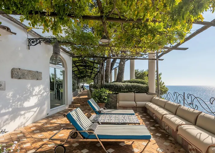  Villa Treville