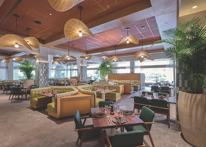 Universal'S Loews Royal Pacific Resort