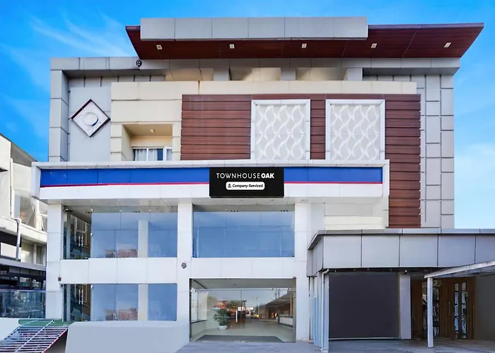 Townhouse Oak Silver City Chowk Formerly Hw Residency