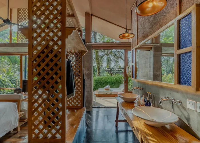  Amora Ubud Boutique