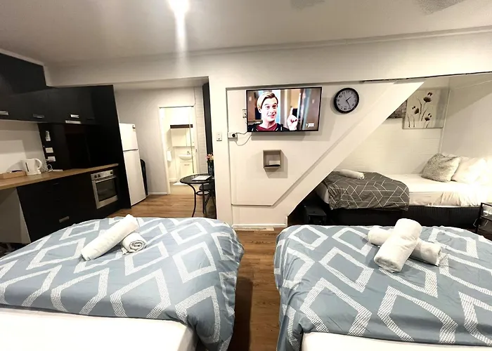 Motel Aqua Blue