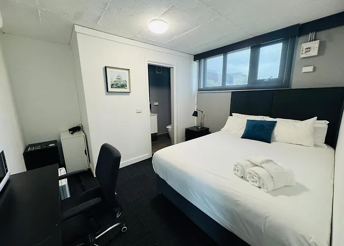 Pet Friendly hotel: Sora East Melbourne