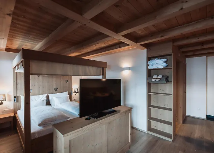 Zin Senfter Residence