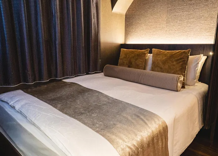 Roppongi Hotel S