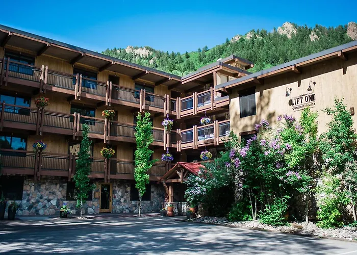 Apartment: Lift One Condominiums - 1, 2, 3 Bedroom Units Adjacent To Downtown Aspen