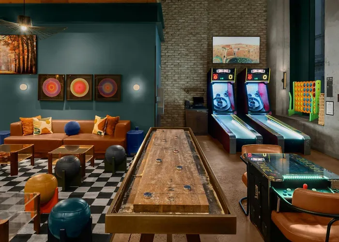 Dog friendly hotels Moxy Nyc Downtown