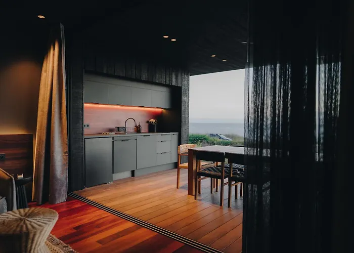 Wood Hotel & Spa