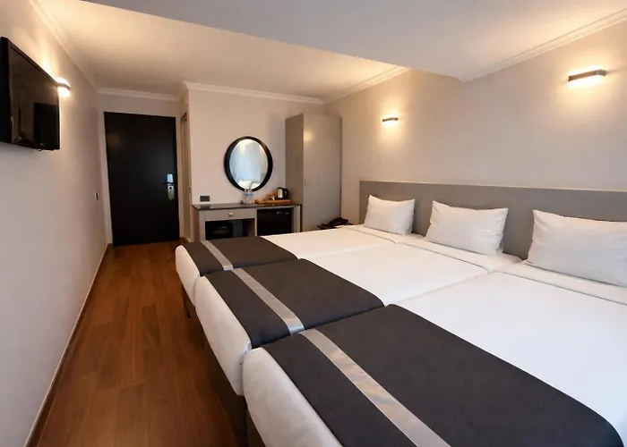 Hotel with Tennis: Peak Star Hotel